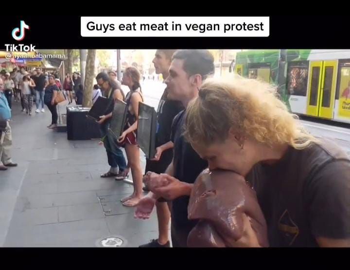 5 Pelaku Vegan Ini Putuskan Makan Daging Lagi Karena Berbagai Alasan
