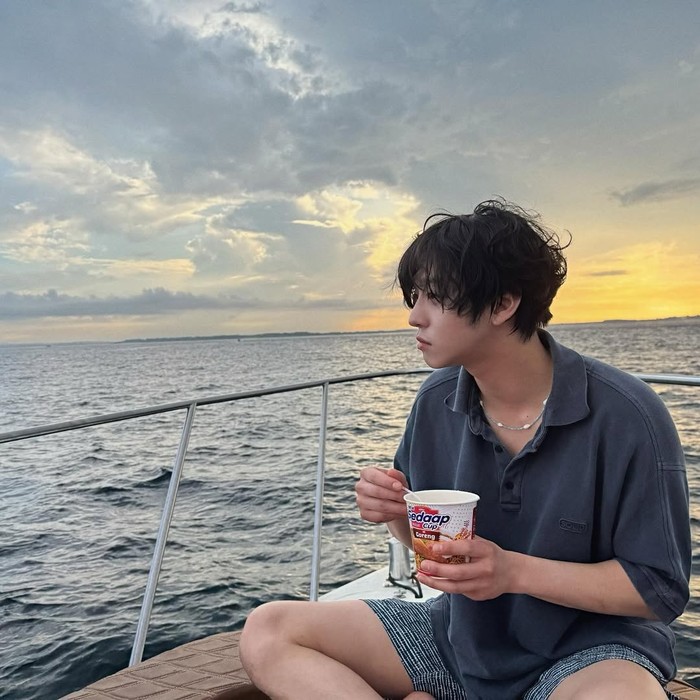 Ahn Hyo Seop liburan di Bali.