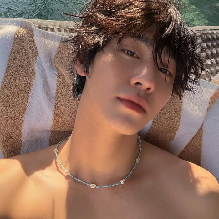 Ahn Hyo Seop liburan di Bali.