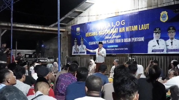 Al Haris saat gelar dialog dengan warga dalam Pertisun di Kabupaten Tanjung Jabung Timur
