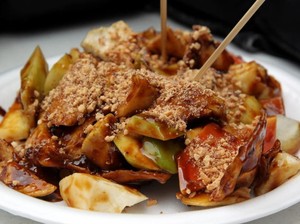 Beli Rujak Buah di Festival, Wanita Ini Kaget Harus Bayar Rp 138 Ribu