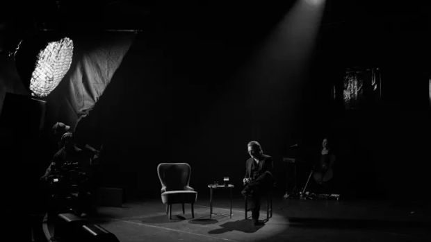 Cuplikan dokumenter Bono: Stories of Surrender.