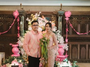 Unik, Pasangan Ini Jadikan Lalapan Sebagai Buket di Acara Lamaran