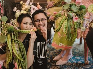 Uniknya Acara Lamaran Pakai Buket Lalapan