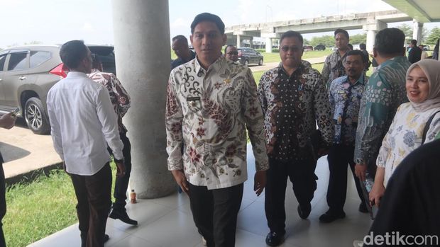 Bupati Indramayu Lucky Hakim di detikcom Regional Summit 2025 yang digelar, Senin (19/5/2025), di Bandara Internasional Jawa Barat (BIJB) atau Bandara Kertajati, Majalengka.