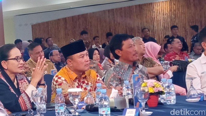 Bupati Kuningan, Dian Rachmat Yanuar