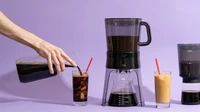 Berbeda dengan dripper yang lain, Cold Brew Maker membantu barista membuat kopi dengan suhu dingin. Butuh waktu ekstraksi panjang selama 12 jam untuk menyeduh dengan alat ini, tetapi hasil kopinya lebih lembut dan minim aftertaste pahit. Foto: Istimewa