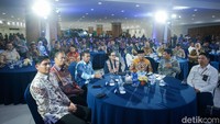 Kawasan Rebana saat ini tengah menjadi primadona baru dalam peta pembangunan di Jawa Barat. Terdiri dari tujuh kabupaten/kota (Cirebon, Subang, Indramayu, Majalengka, Kuningan, Sumedang, dan Kota Cirebon), kawasan ini telah berkembang pesat dengan nilai investasi mencapai Rp 15,4 triliun dan pertumbuhan ekonomi sebesar 5,8% pada kuartal pertama 2024.