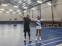 Deva Mahenra dan Mikha Tambayong Bikin Lapangan Badminton, Tujuannya Mulia!