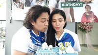 Mikha Tambayong memberi dukungan penuh ke Deva Mahenra saat ingin punya lapangan badminton sendiri. (Foto: dok Instagram)