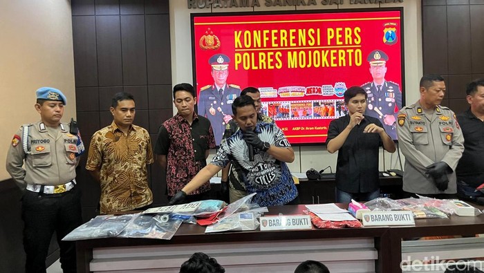 Duda di Mojokerto peras suami selingkuhannya dengan video mesum