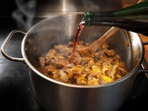 Kadar Alkohol dalam Wine Dapat Berkurang Jika Dimasak, Ini Kata Ahli