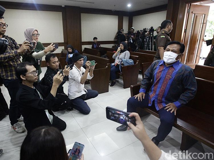 Eks Ketua PN Surabaya Didakwa Terima Suap Miliaran dari Pihak Ronald Tannur
