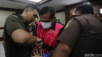 Menanggapi dakwaan itu, Rudi Suparmono menyatakan tidak mengajukan eksepsi atau keberatan hukum. Dengan demikian, proses persidangan akan langsung dilanjutkan ke pemeriksaan saksi-saksi dan alat bukti pada agenda sidang berikutnya.