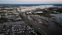 Badan Meteorologi Nasional, yang mengeluarkan peringatan merah untuk wilayah tersebut pada Jumat malam, melaporkan curah hujan antara 150 dan 250 mm (6-10 inci) antara kota Zarate dan Arrecifes. Badan tersebut memperingatkan bahwa badai terus-menerus terjadi lagi, dengan lebih banyak hujan yang diperkirakan akan turun. 