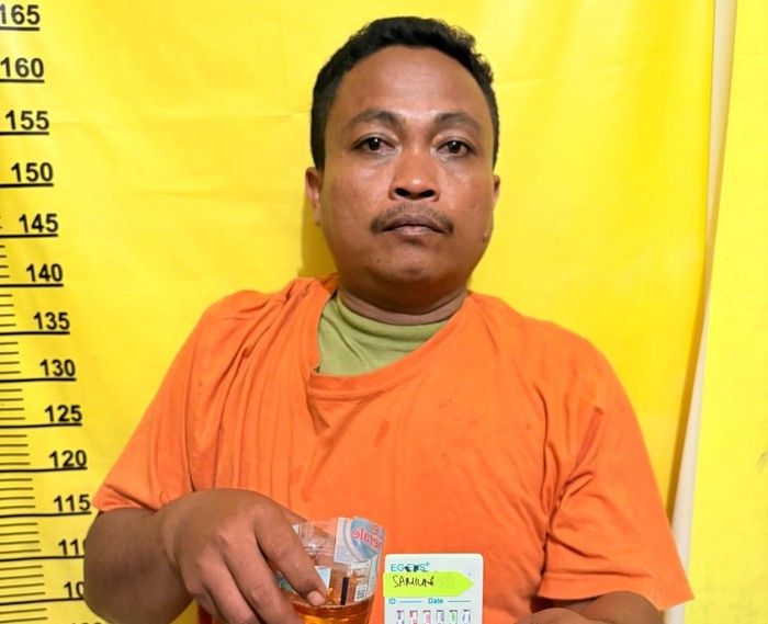 Kades di Inhu, Samiun, saat ditangkap