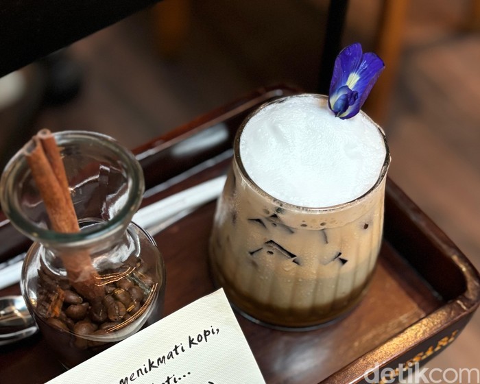 Kawisari Coffee: Menikmati Racikan Kopi dari Kebun Tertua Ditemani Serabi Hangat