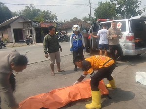Anggota Satpol PP Tewas Tabrak Pagar Beton di Mojokerto