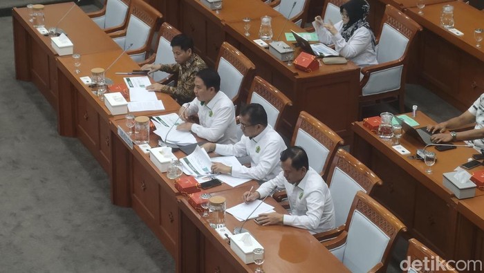 Kemenag dalam rapat dengar pendapat (RDP) dengan Komisi VIII DPR RI (Dwi R/detikcom)