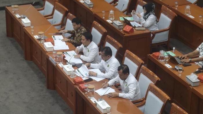 Kemenag rapat dengan Komisi VIII DPR