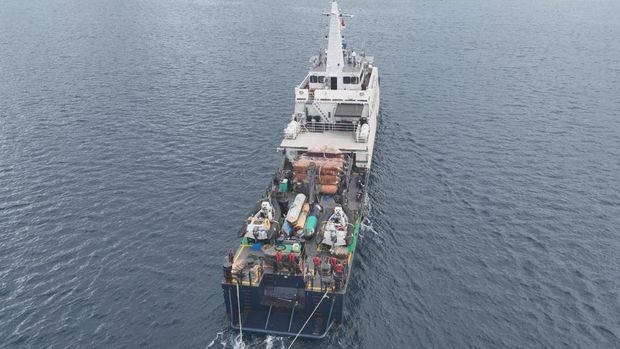 Kementerian Kelautan dan Perikanan (KKP) melalui Kapal Pengawas (KP) Orca 04, berhasil mengamankan 21 rumpon dan satu kapal ikan asing ilegal berbendera Filipina di perairan perbatasan Indonesia-Filipina pada Rabu, (14/5/2025). (Dok. Humas Ditjen PSDKP KKP)