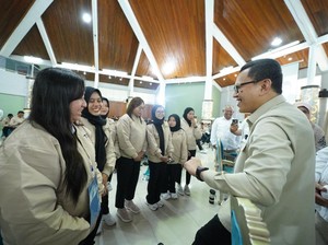 Lepas PMI ke Korsel, Menteri Karding Beri Pesan agar Bijak Kelola Gaji