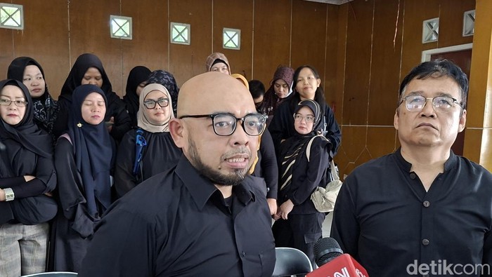 Ketua Komite Sekolah SLBN A Pajajaran Dadang Ginanjar (kiri), Wakil Ketua SLBN A Pajajaran Tri Bagyo (kanan)