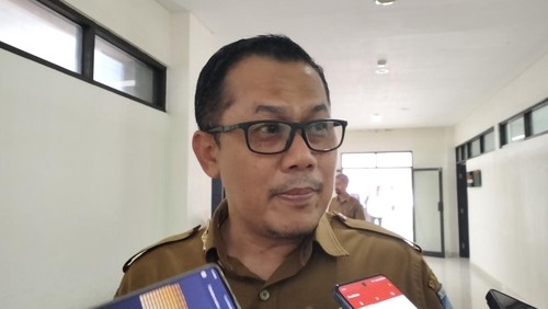 Ketua Tim Panitia Seleksi Direksi Bank NTB Syariah, Wirajaya Kusuma, ditemui di Kantor DPRD NTB, Senin (19/5/2025). (Ahmad Viqi/detikBali)