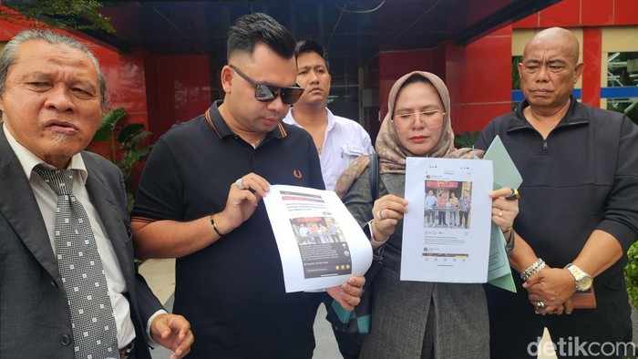Kuasa hukum Ade usai melapor di SPKT Polda Sumsel.