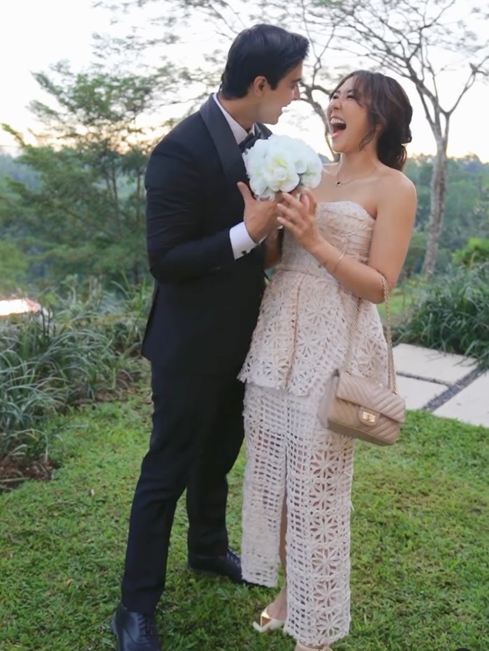 Pasangan penerima bunga pengantin Luna Maya dan Maxime Bouttier.