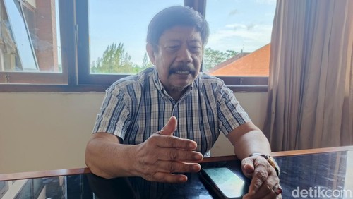 Mantan Bupati Jembrana periode 2000–2010, I Gede Winasa. (Foto: I Putu Adi Budiastrawan/detikBali)