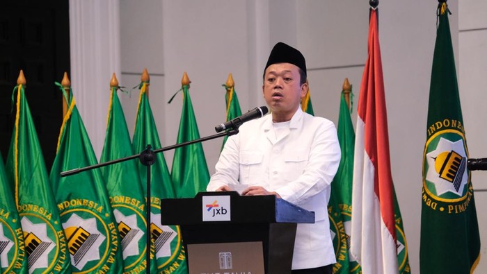 Menteri ATR/BPN Nusron Wahid dalam acara Rapat Kerja Nasional (Rakernas) dan Halal Bihalal DMI, di Tavia Heritage Hotel, Jakarta, Sabtu (17/5/2025).