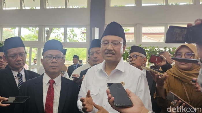 Menteri Sosial Saifullah Yusuf