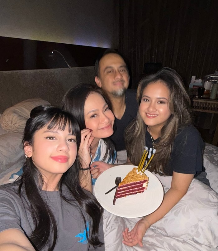 Momen kuliner Ersa Mayori