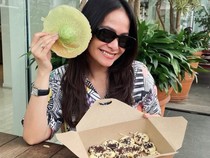 Ersa Mayori Doyan Ngopi dan Ngemil Jajanan SD
