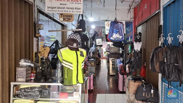 Pantauan Kondisi Pertokoan Kranji Bekasi Jawa Barat pada Senin (19/5/2025). (CNBC Indonesia/Chandra Dwi)