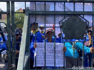 Petugas Irigasi Geruduk Kantor Gubernur Jateng Tuntut Diangkat Jadi PPPK