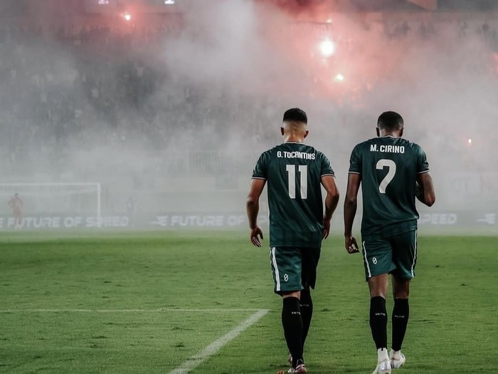 Pemain PSS Sleman usai mengalahkan Persija Jakarta di Stadion Maguwoharjo, Sleman, Sabtu (17/5/2025).