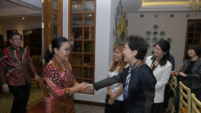 Pemerintah Kota memperkuat kerja sama di bidang pendidikan dan kesehatan dengan Pemerintah Kota Nanjing, Republik Rakyat Tiongkok.