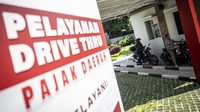 Di sisi lain, upaya optimalisasi penerimaan pajak terus dilakukan di berbagai daerah, termasuk melalui inovasi pelayanan publik. Seperti yang terlihat di Kota Semarang, Jawa Tengah, pelayanan Layanan Drive Thru Pajak Daerah masih menjadi pilihan masyarakat untuk membayar pajak kendaraan bermotor secara cepat dan efisien.