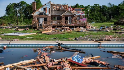 Permukiman Kayu di Kentucky AS Luluh Lantak Diterjang Tornado