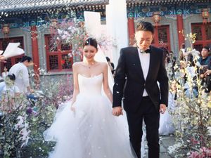 Eks Suami Barbie Hsu Sambut Kelahiran Anak Pertama dengan Influencer Mandy Ma