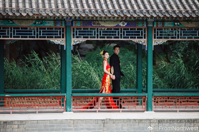 Dalam pernikahan tersebut, tidak tampak anak-anak Barbie Hsu. Spekulasi menyebut keduanya tidak menghadiri perayaan itu selagi pengasuh mereka masih terlihat di Taiwan. Foto: Weibo Fromnorhtwest