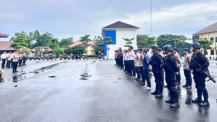 Polda Babel menggelar apel Operasi Pekat II Menumbing 2025.