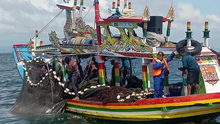 Polisi Amankan Tiga Kapal Bolga yang Langgar Batas Wilayah Tangkap di Probolinggo