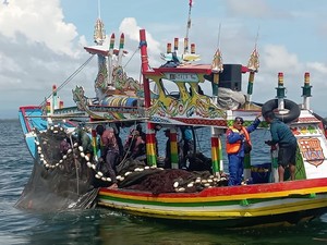 Polisi Amankan 3 Kapal Bolga Langgar Batas Wilayah Tangkap di Probolinggo