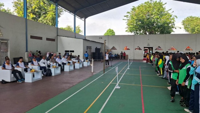 Polres Pasuruan Kota bekerja sama dengan Dinas Pendidikan Kota Pasuruan menggelar Turnamen Bola Voli Antar-pelajar