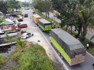 Polda Riau Tindak Puluhan Kendaraan Over Dimension Over Load