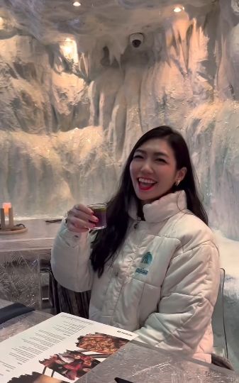 pengalaman di restoran unik bisa makan bareng penguin