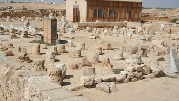 Abu Mena. Gereja, baptisan, basilika, bangunan umum, jalan, biara, rumah dan bengkel di kota suci Kristen awal ini dibangun di atas makam martir Menas dari Alexandria, yang wafat pada tahun 296 M. Foto: Boredpanda